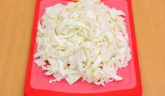 пирожки из слоеного теста с капустой, беконом и фаршем