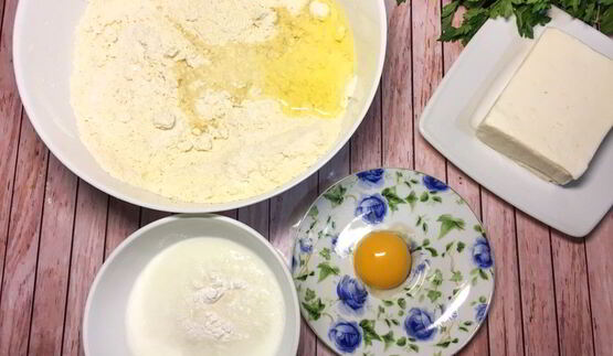 пирожки с брынзой и петрушкой