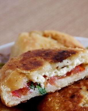 Пирожки с брынзой и зеленью