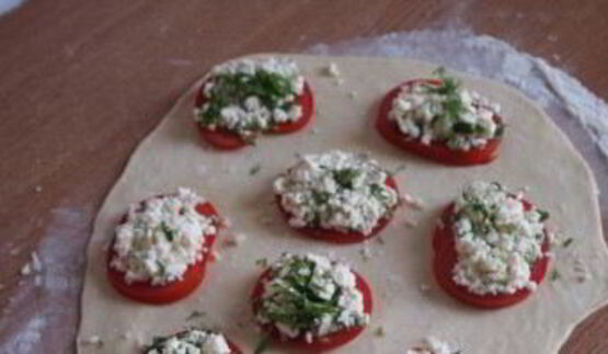 пирожки с брынзой и зеленью