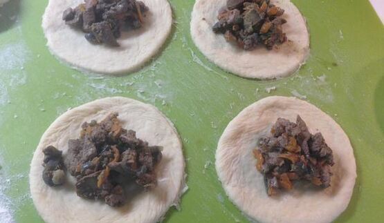 пирожки с куриной печенью