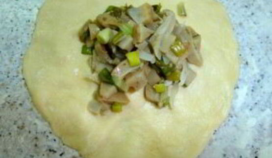 пирожки с солеными грибами