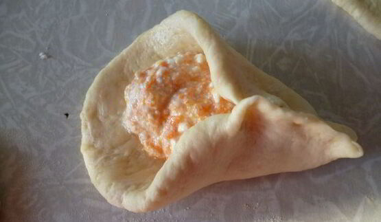 пирожки с вкусом пиццы из ленивого дрожжевого теста