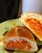 Сладкие пушистые дрожжевые пирожки с начинкой из моркови