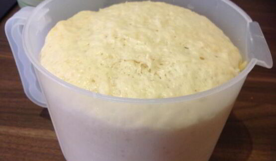 сладкие пушистые дрожжевые пирожки с начинкой из моркови