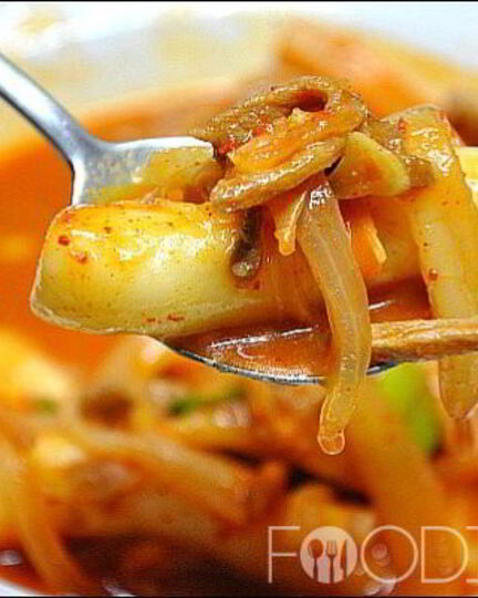 Рецепт токпокков — острых рисовых пирожков