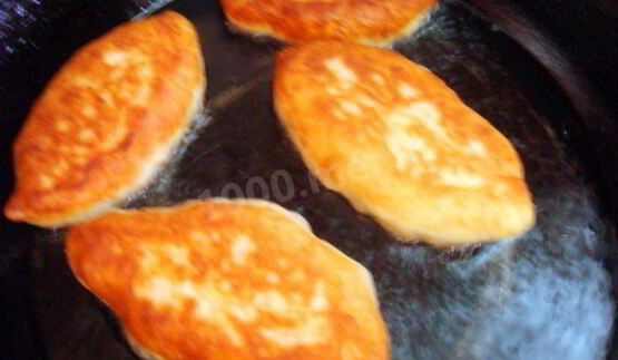 жареные постные дрожжевые пирожки на сухих дрожжах с капустой за 15 минут