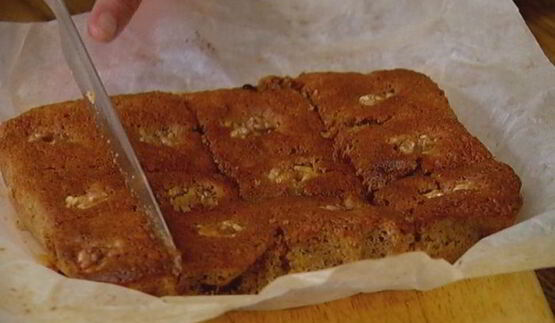 апельсиновые брауни с грецкими орехами