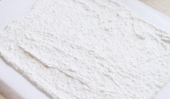 кокосово-клубничное пирожное