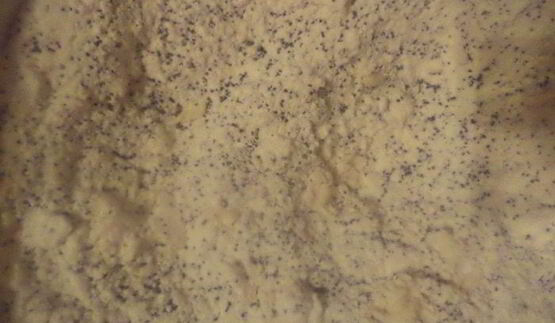 маковые пирожные с шоколадно-медовой глазурью