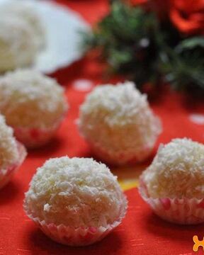 Новогодний десерт Снежки