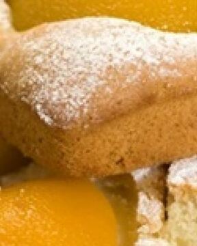 Персиково-миндальное пирожное