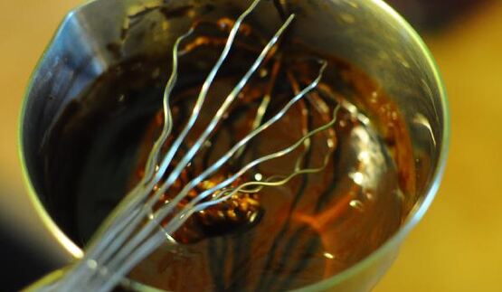 пирожное с маскарпоне и апельсиновой карамелью