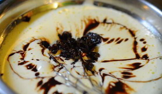 пирожное с маскарпоне и апельсиновой карамелью