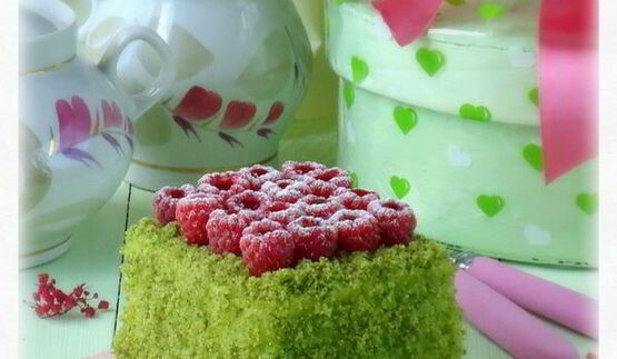 пирожное шпинат-малина