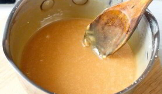 пирожные макарон с чаем эрл грей и соленой карамелью