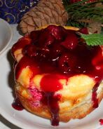Пирожные с вишней и творожным кремом