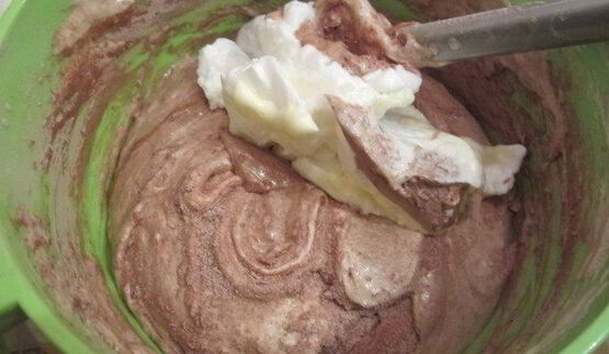 шоколадное медово-апельсиновое пирожное