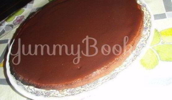 шоколадное пирожное с орехами