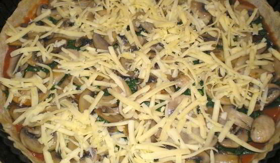 флорентийская пицца со шпинатом и грибами