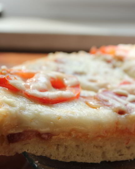 Рецепт легкой пиццы с копченой говядиной