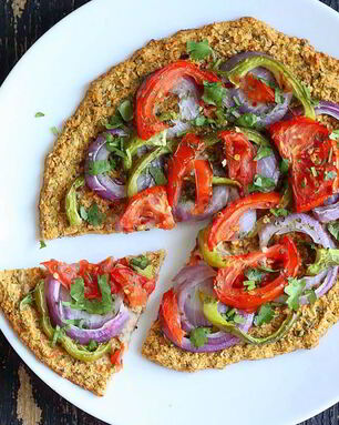 Пицца из пророщенного маша и шпината