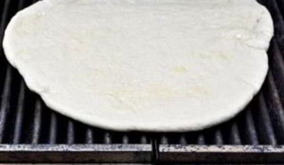 пицца на гриле на завтрак