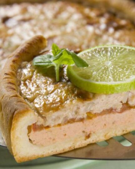 Рецепт пиццы с рыбого и орехами