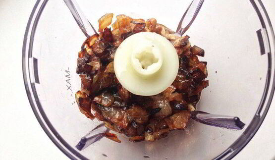 пицца с шиитаке и пастой из грецкого ореха