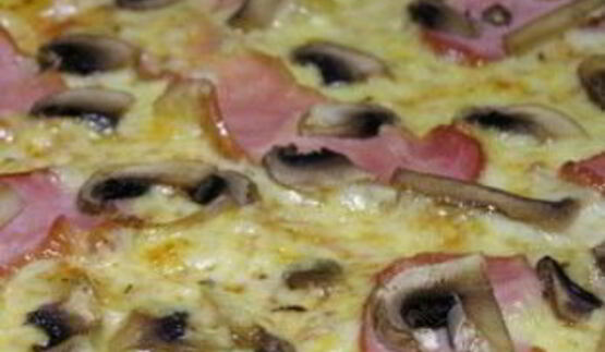пицца с ветчиной и шампиньонами