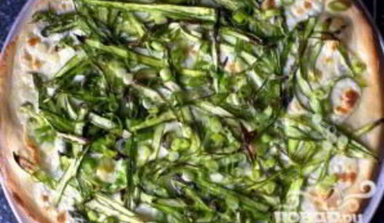 пицца со спаржей и луком