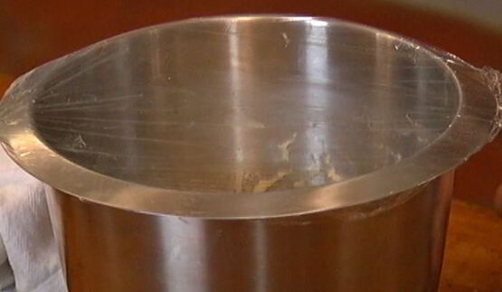 пицца со спаржей, сыром таледжо и спеком