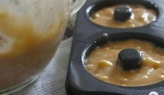 банановые пончики с арахисовой глазурью