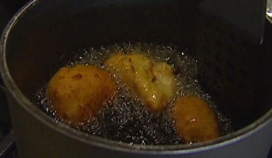 творожные пончики с яблоками