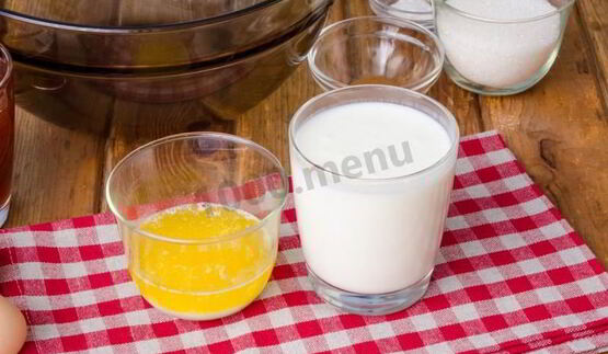 коврижка на кефире с вареньем