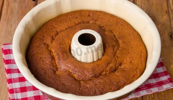 коврижка на кефире с вареньем