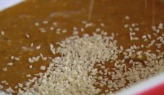 коврижка с кунжутом и имбирем