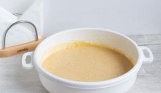 классическая шарлотка с яблоками и нектаринами