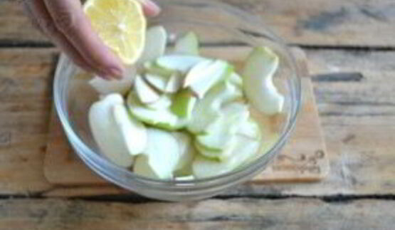 шарлотка классическая с яблоками