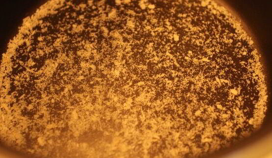 шарлотка с черной смородиной из мультиварки