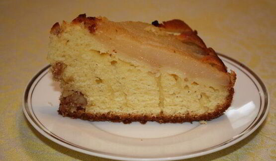 шарлотка с грушами и орехами