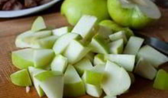 шарлотка с грушами и яблоками