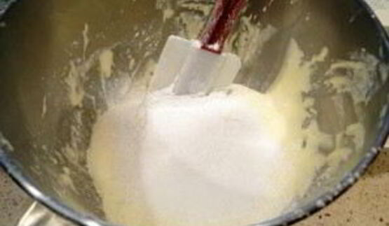 шарлотка с грушами и яблоками