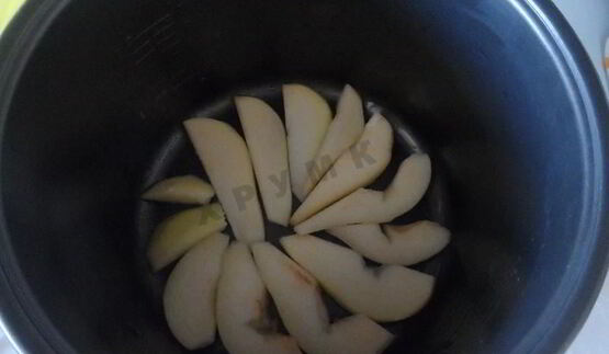 шарлотка с грушами в мультиварке