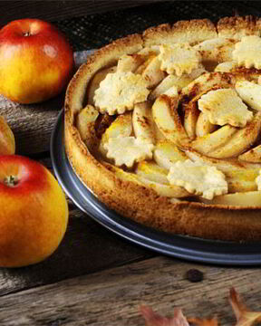 Шарлотка с грушами