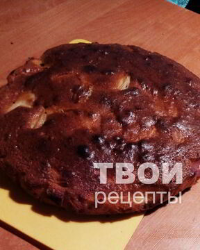 Шарлотка с яблоками и грушей