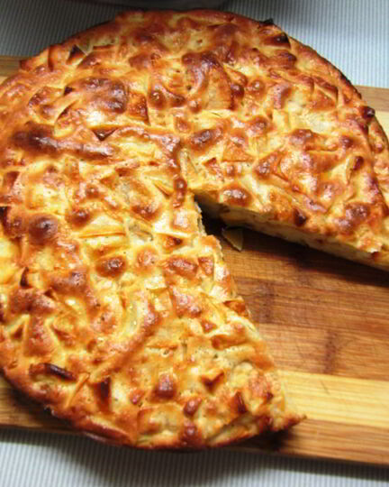 Рецепт шарлотки с яблоками и корицей