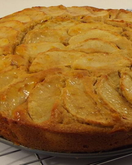 Рецепт шарлотки с яблоками и сметаной