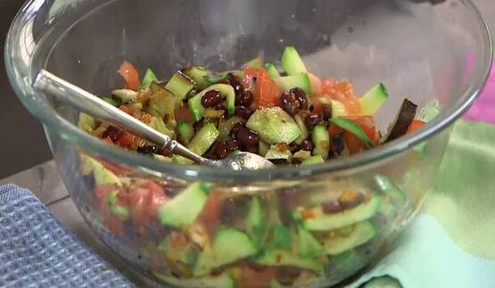 овощной штрудель с фасолью и паприкой