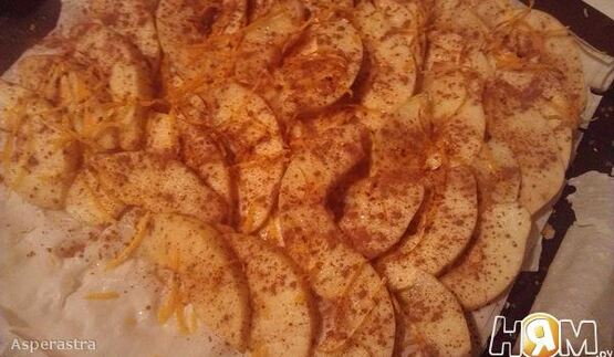 штрудель с франжипани и айвой